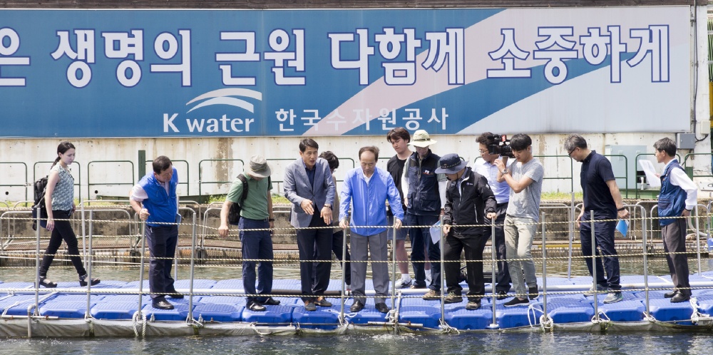 윤성규 환경부 장관, 팔당호 수질 및 조류관리 상태 현장 점검