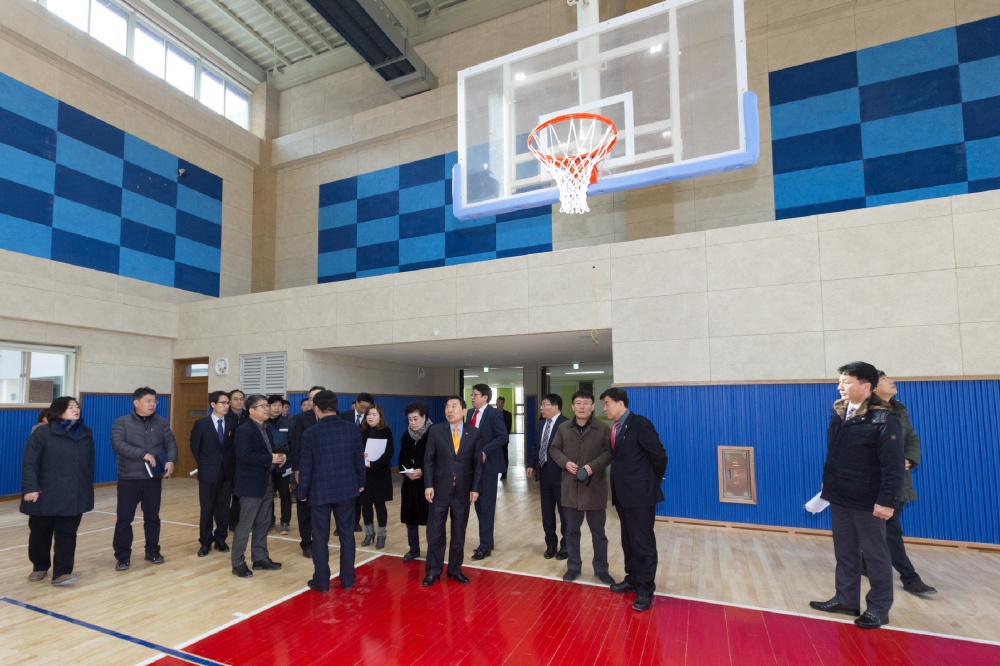 인천시의회 교육위, 개교 앞둔 예송중·첨단초 현장 방문