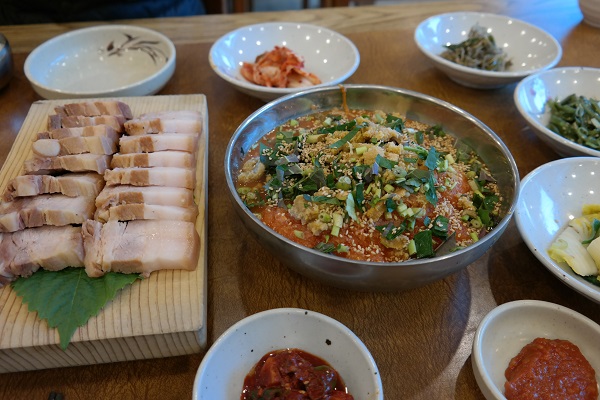 제주의 봄 향기에 취하고 제주공항근처 고기 맛에 반했다