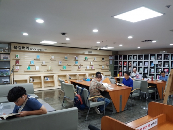 용인 죽전도서관, 주민 소통 공간으로 재단장