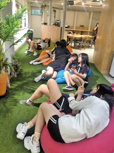 [경기도 혁신학교를 가다 - ⑬ 일산동중학교] 책 읽으며 하루 시작…아이들 꿈도 무럭무럭