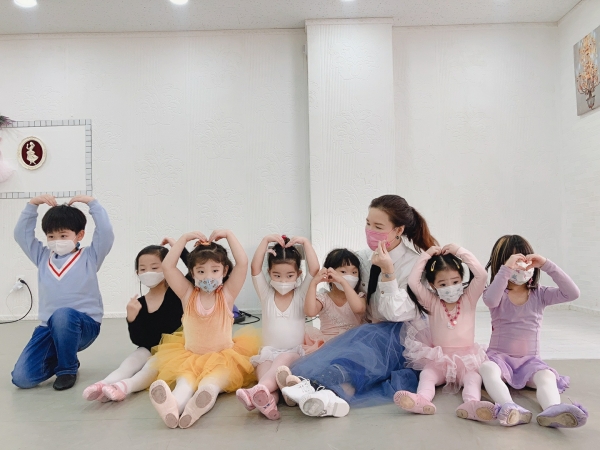 인천 청라 라렌느 발레 아카데미 김효정 대표,  발레의 대중화를 통해 함께 즐길 수 있는 무용문화를 만들다.