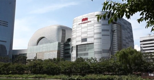 제2롯데월드 저층부 금속 물질 추락