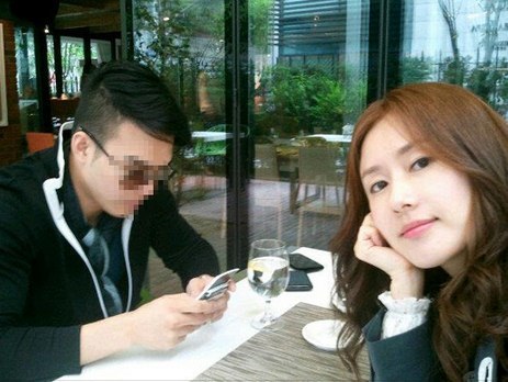 김지수, 16살 연하 로이킴과 데이트 공개 선남선녀가 따로 없네