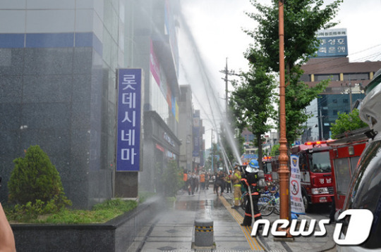 [사진]진주소방서, 롯데시네마서 화재대비 합동훈련