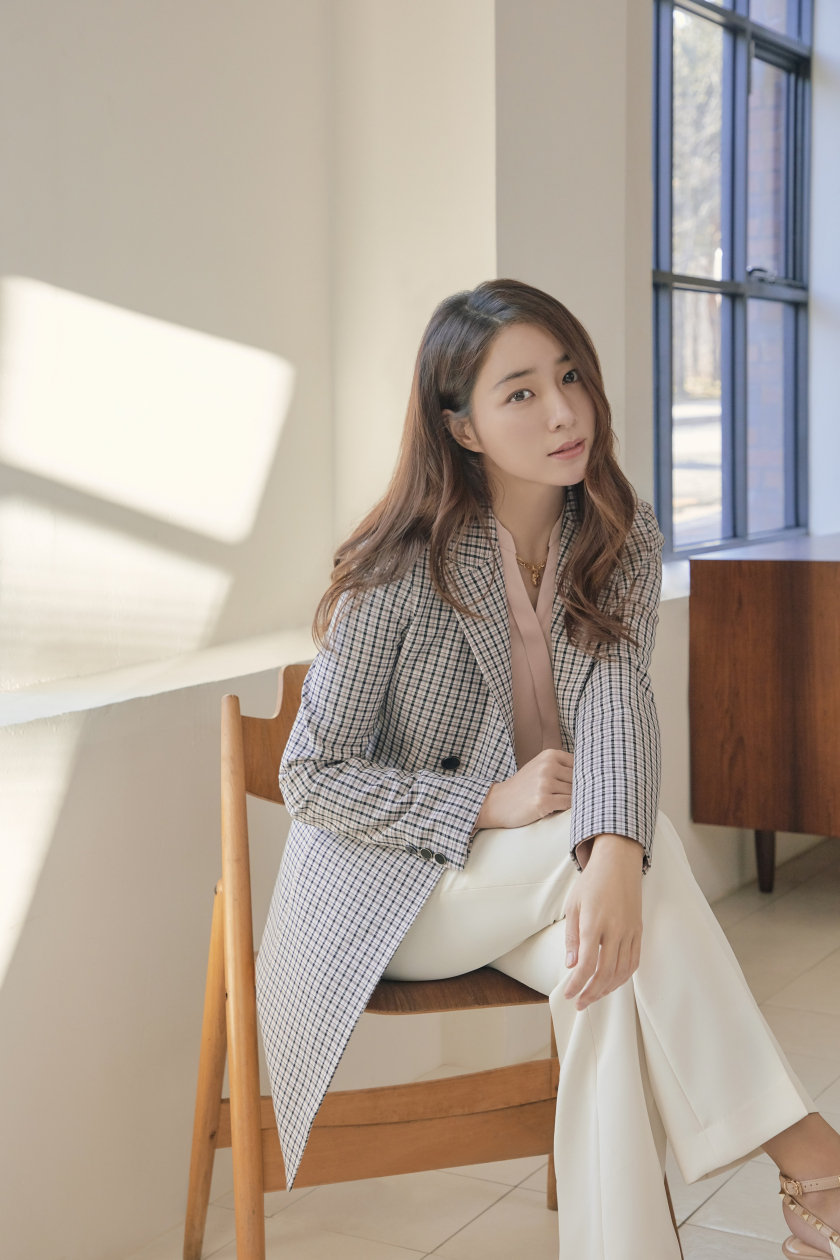 샤트렌, 고급 캐릭터 캐주얼로 브랜드 재정비