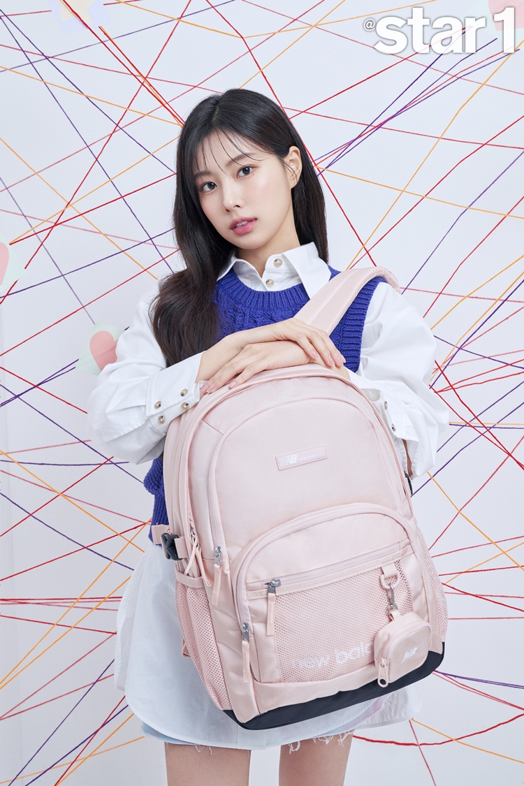 뉴발란스X강혜원, MBTI 컨셉 신학기 백팩 화보 공개
