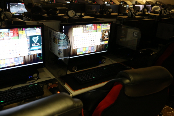 FPS 특화 PC방, 용산 옹PC방을 가다