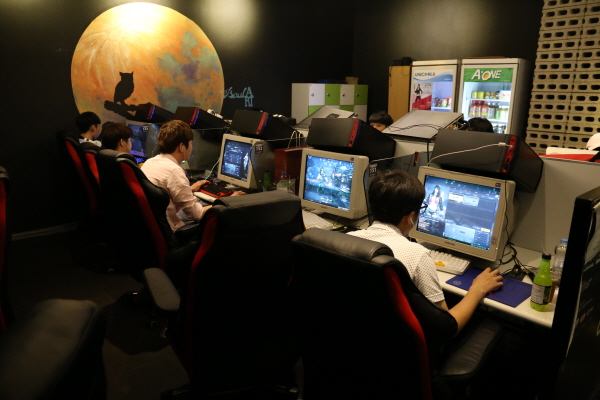 FPS 특화 PC방, 용산 옹PC방을 가다
