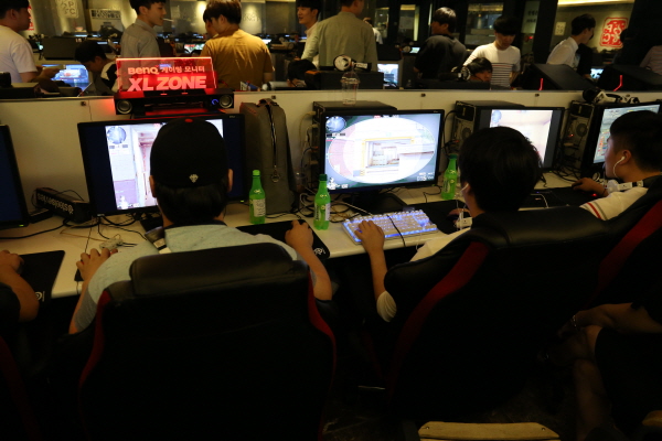 FPS 특화 PC방, 용산 옹PC방을 가다
