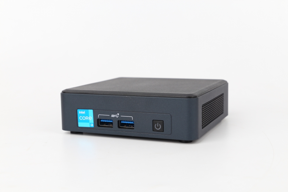간단한 게임까지 커버하는 11세대 NUC, 인텔 NUC 11 Pro Kit NUC11TNKi3 피씨디렉트