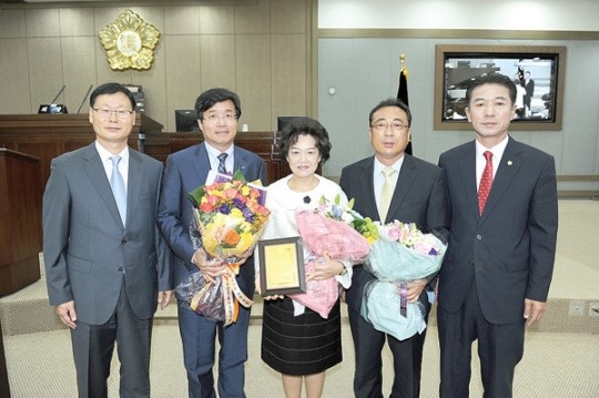 박정란 수원시의원 지방의정봉사 대상 수상