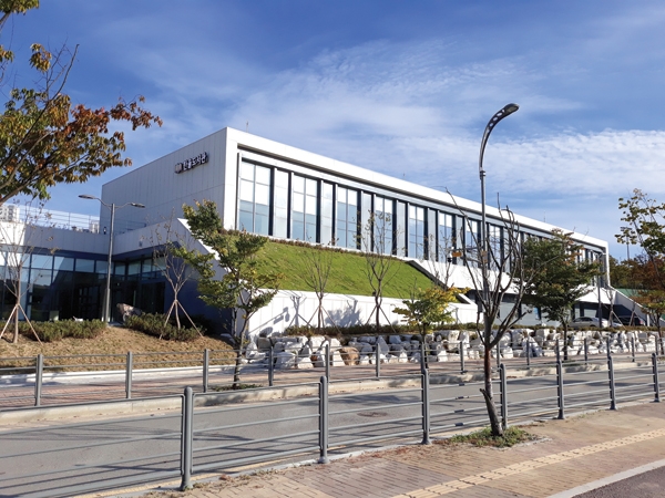 파주 한울도서관  장애인·노인 이용 편리해요