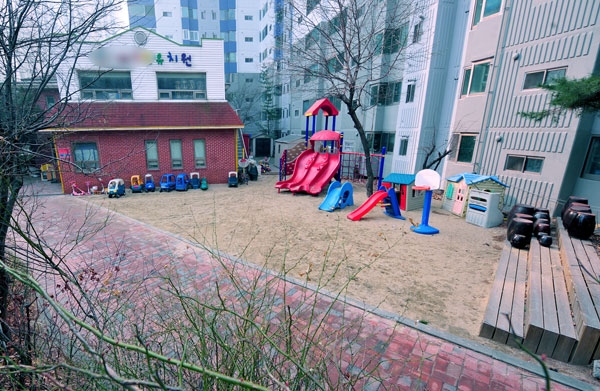 사립유치원 개학연기 강행… 학부모들 발동동