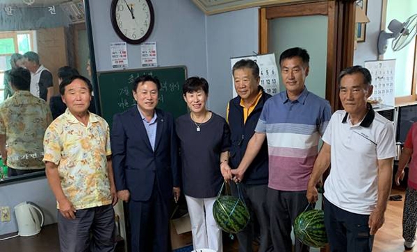 강화 내가면 주민자치위원회, 수박 나눔 행사