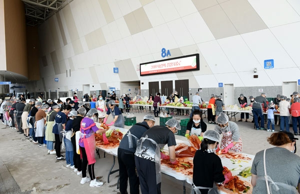 어려운 이웃에 맛깔난 사랑 전하는 일산아지매들