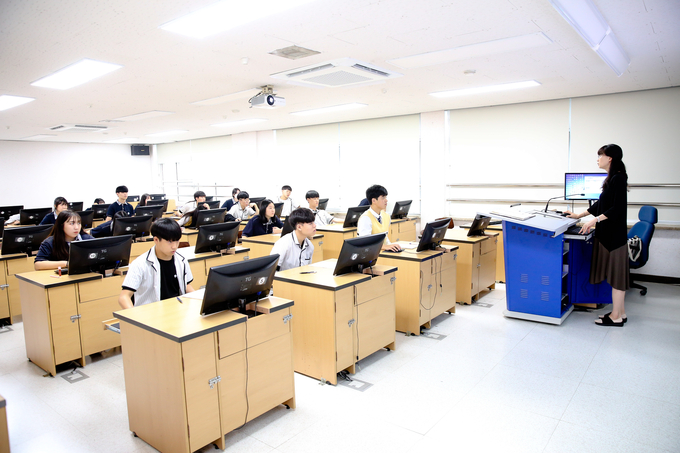 평택 경기물류고등학교, 세계 물류시장에서 우뚝서기 위한 도약