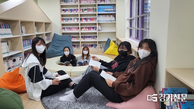 읽고 놀고 휴식하는 학생들의 보물창고… ‘대월중학교, 꿈꾸는 도서관’