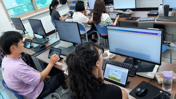 양주 은현초, 에듀테크 수업 능력 향상중