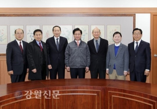 강릉시기독교장로연합회 저소득층 신입생 장학증서 전달