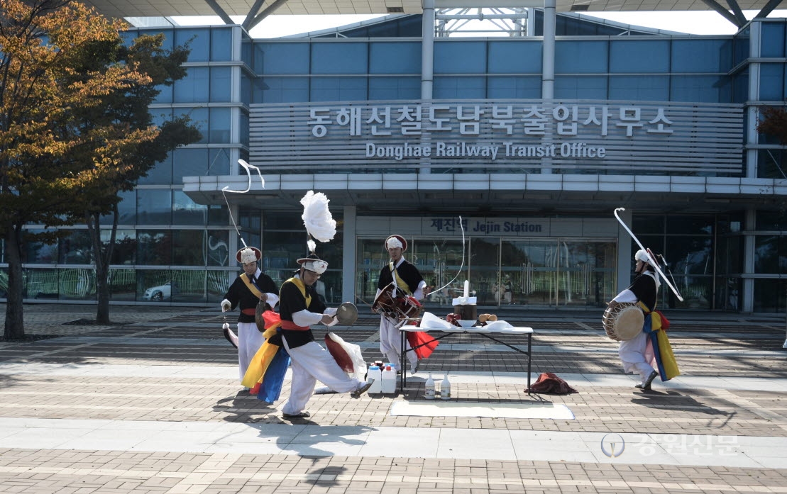 강원민예총, 평화올림픽 기원 장승예술제 개최