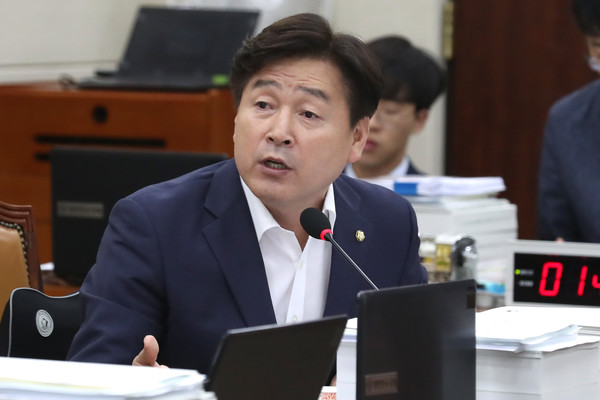 국회 복지위, 30일 전체회의 개최해 정부로부터 긴급현안보고 받는다