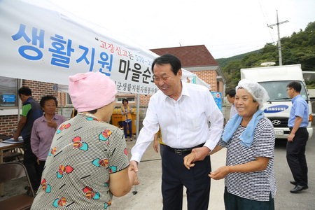 김채용 의령군수, 궁류면서 봉사활동