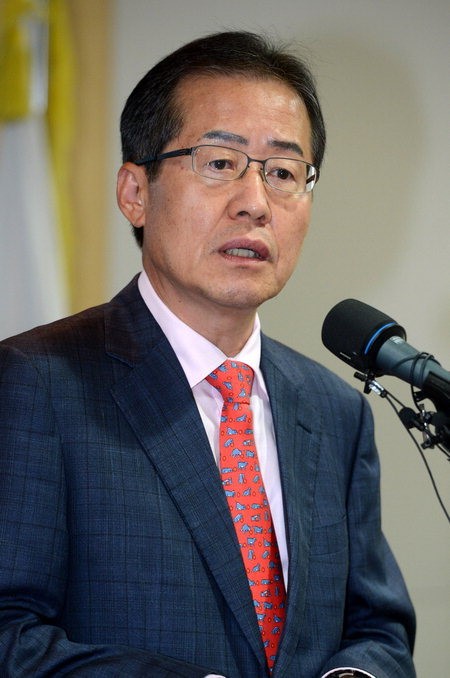 ■ 경남도지사 예비후보들, 진주의료원 놓고 신경전 확산