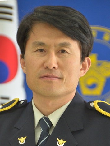 진해와 군항제, 그리고 호국 치안- 백승천(진해경찰서 경무계장·경위)