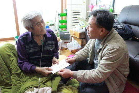 김태명 창원 리베라컨벤션 대표, 고향 창녕 어려운 이웃에 난방유 전달