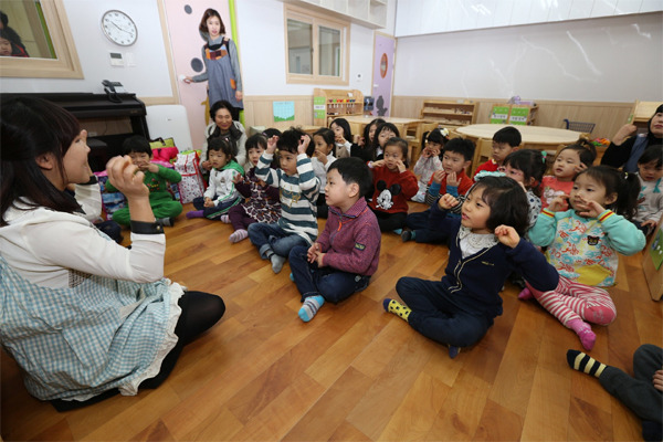 애는 어떻게 키우라고…도내 직장어린이집 설치 미흡