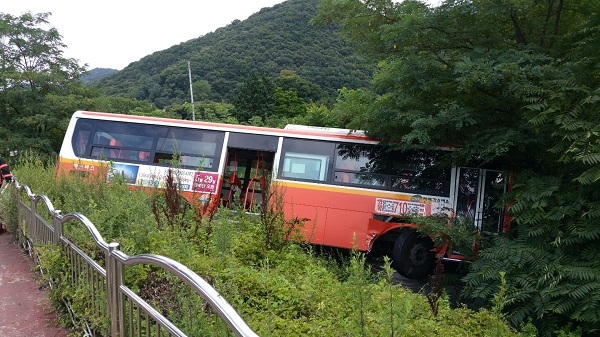 마산 마재고개 부근서 좌석버스 등 4중 추돌사고…14명 중경상