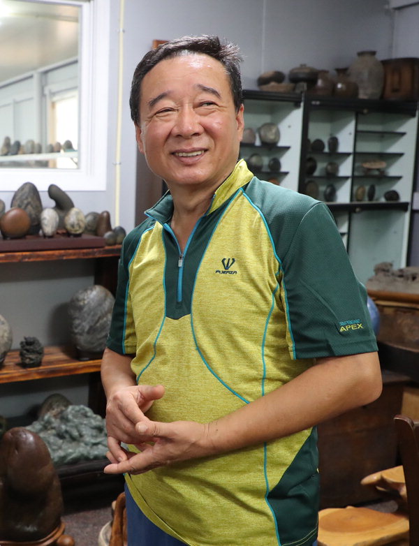 [사람속으로] 수석 3만점과 함께 의령 귀촌한 김동재 청아수석 대표