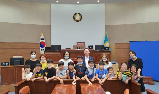 창원 토월초 학생들 창원시의회 견학