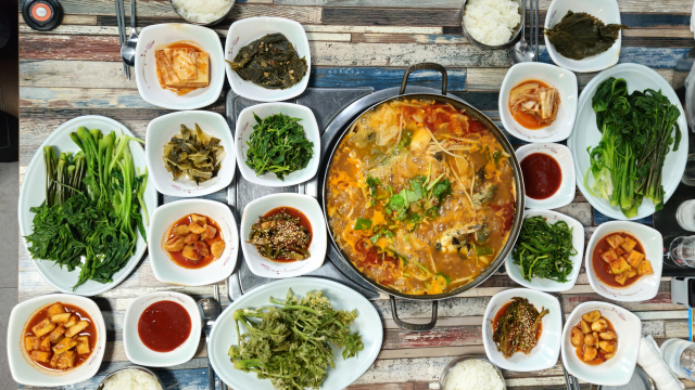 [옥영숙의 내돈내산 시인의 한끼] (5)합천 ‘유성가든’과 ‘카페 모토라드 합천’