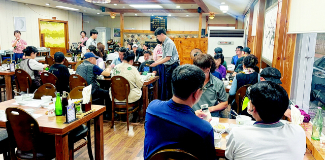 김해 장유대성복지재단, 자활근로자에 삼계탕 나눔