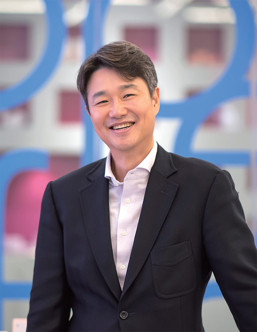 [K-뷰티의 새로운 흐름] 김태욱 아이패밀리에스씨 회장