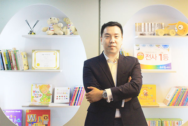 잉글리시에그 성동중구센터 박정환 지사장, 어릴 때부터 자연스럽게 습득하는 영어교육이 중요