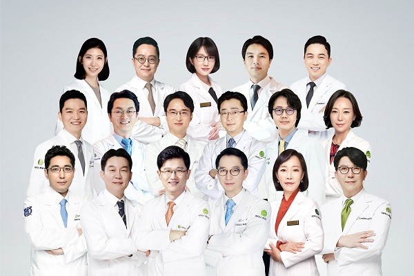 [2020 한국고객만족도1위] 피부 안티에이징 중점 의원, 리더스피부과