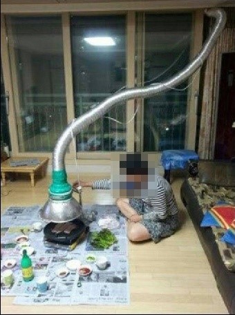 집에서 식당 기분 내기...거실에 대형 환풍기 달고 지글지글