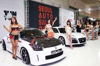 서울오토살롱 개막…자동차 튜닝용품 한자리에