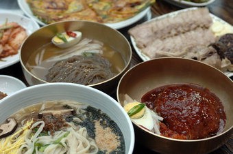 [박진환의 별난집 별난맛] 신천동 ‘고향집 칼국수’