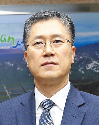 한광수 <주>이산(회장 이원찬) 사장, 성주군별고을장학회 1천만원 기탁