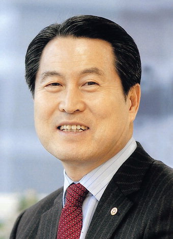 한대곤 한창실업·경상종합건설 회장, 다문화가족지원센터 선물 전달