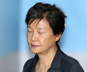 박근혜 징역 30년. 벌금 1185억 구형