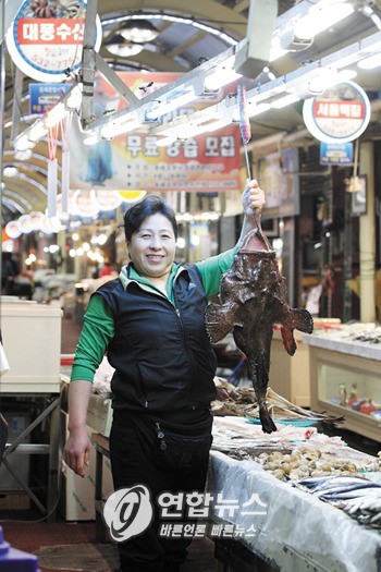 기로에 선 전통시장 “강소상인 키워라”
