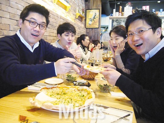 “돈보다 사람… 마음까지 챙겨라”  플립커뮤니케이션즈