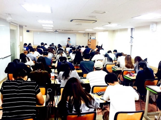 여름방학 목표는 토익 뽀개기! 토익 스타강사들이 말하는 고득점 꿀팁