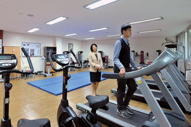 [학부모가 간다] 실습교육 중심·전교생 기숙생활 전문기술인을 양성하는 동아마이스터고