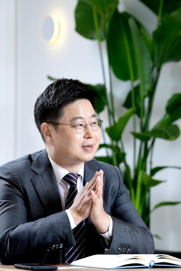 법률자문·미디어·HR까지…스타트업에 빠진 이상한 변호사 김성훈